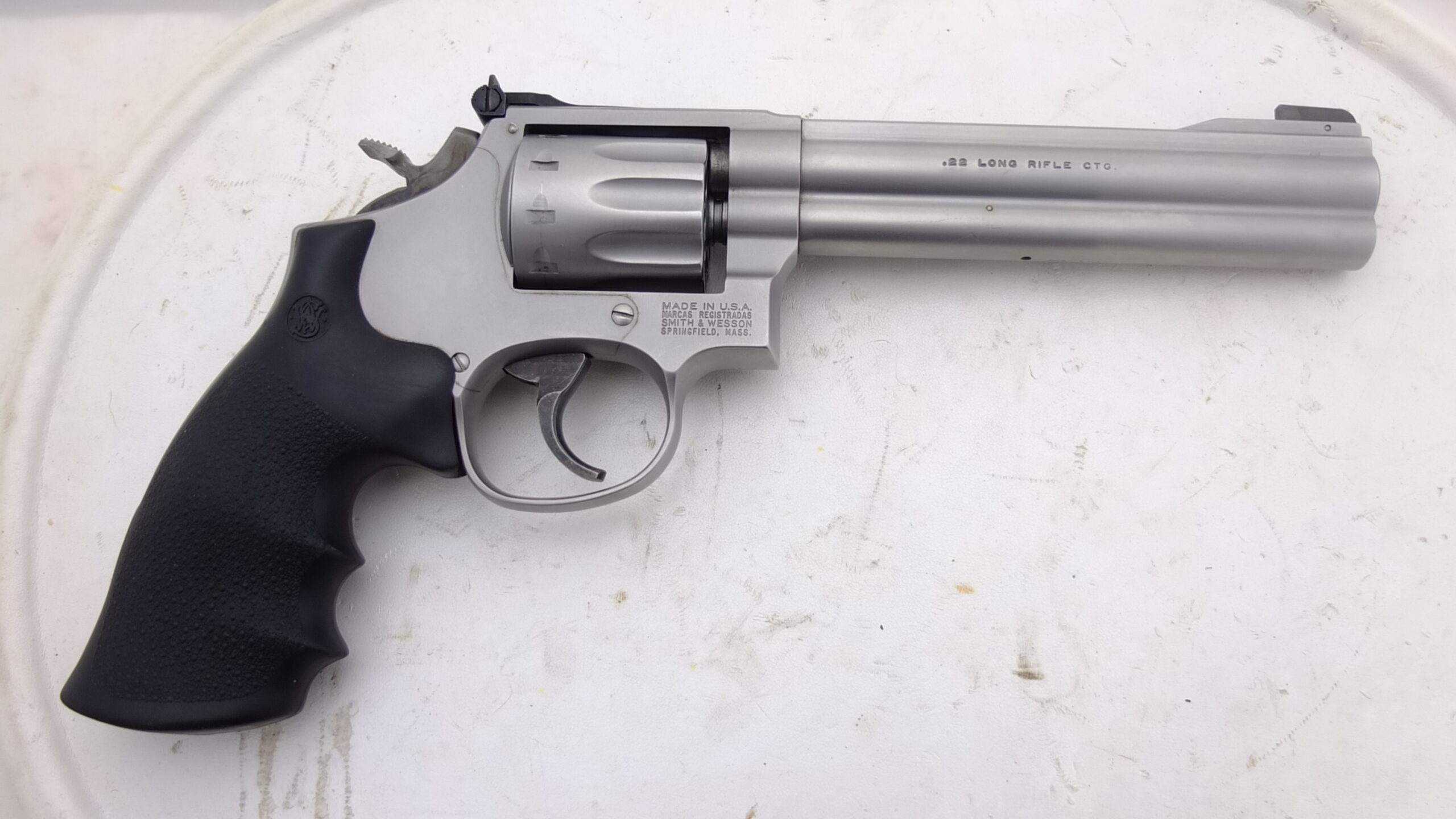 Smith & Wesson 617 22lr