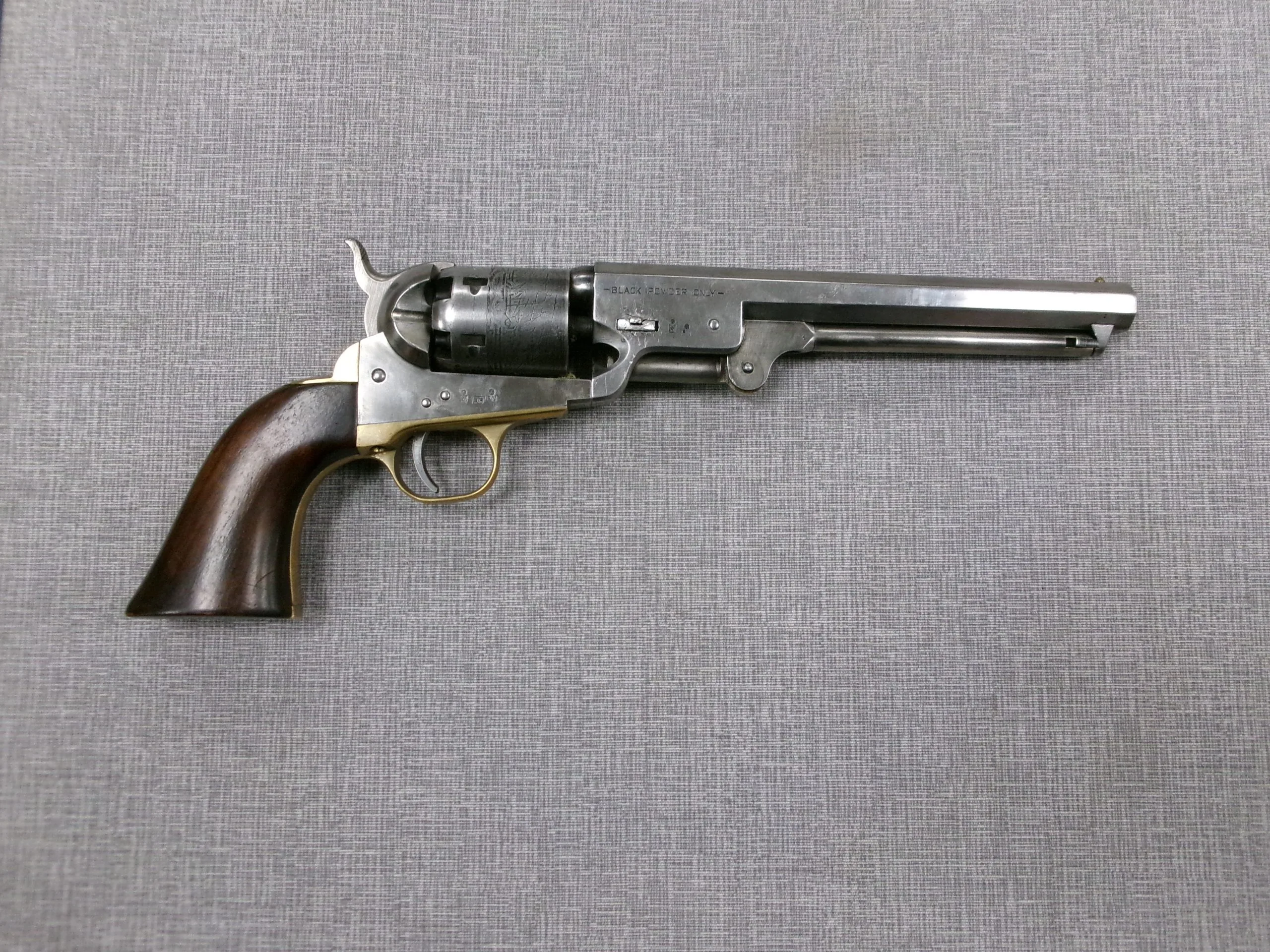 REVOLVER UBERTI 1851 NAVY CAL. 36 USATO