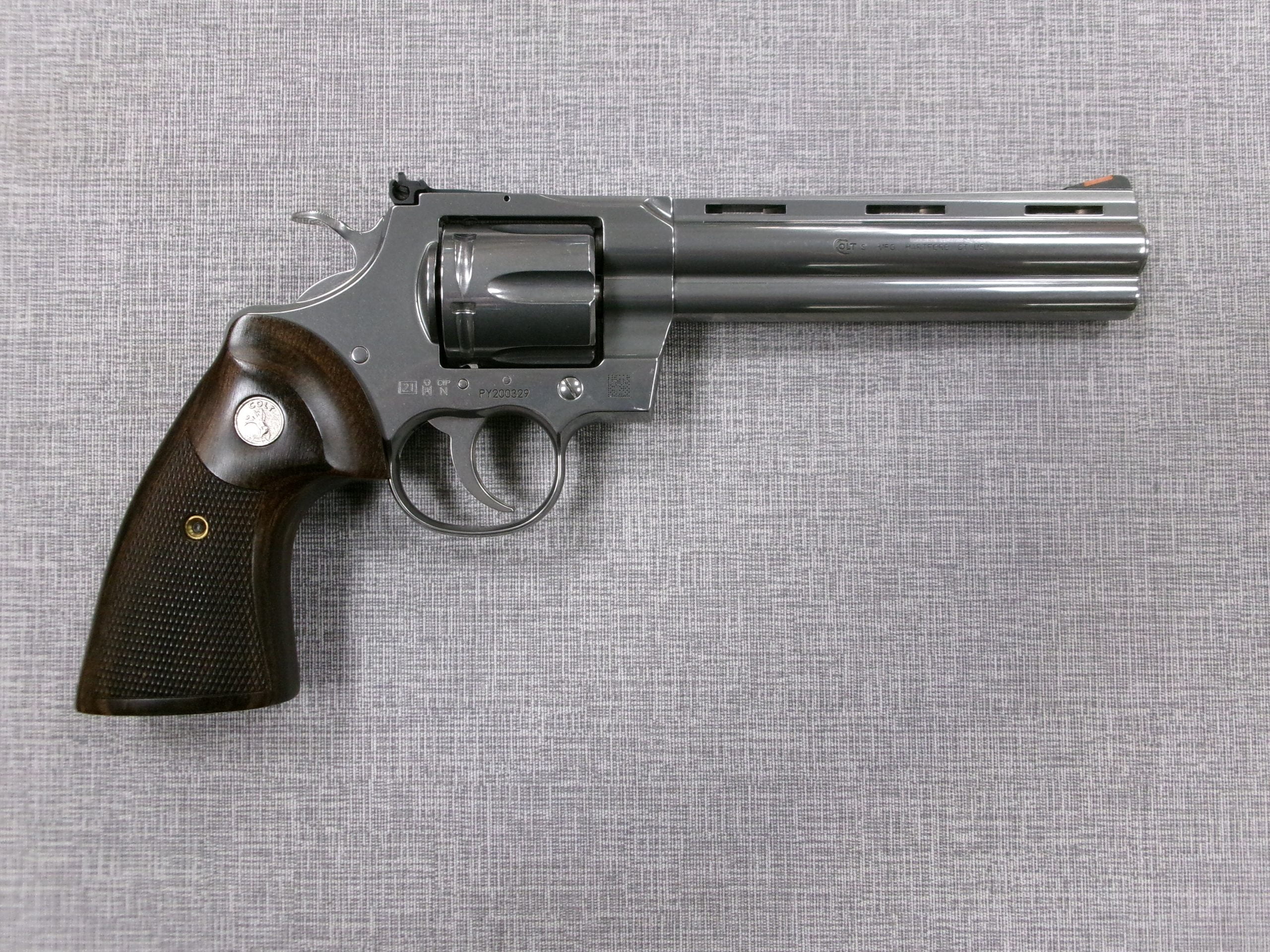 REVOLVER COLT PYTHON 357 MAG. USATA