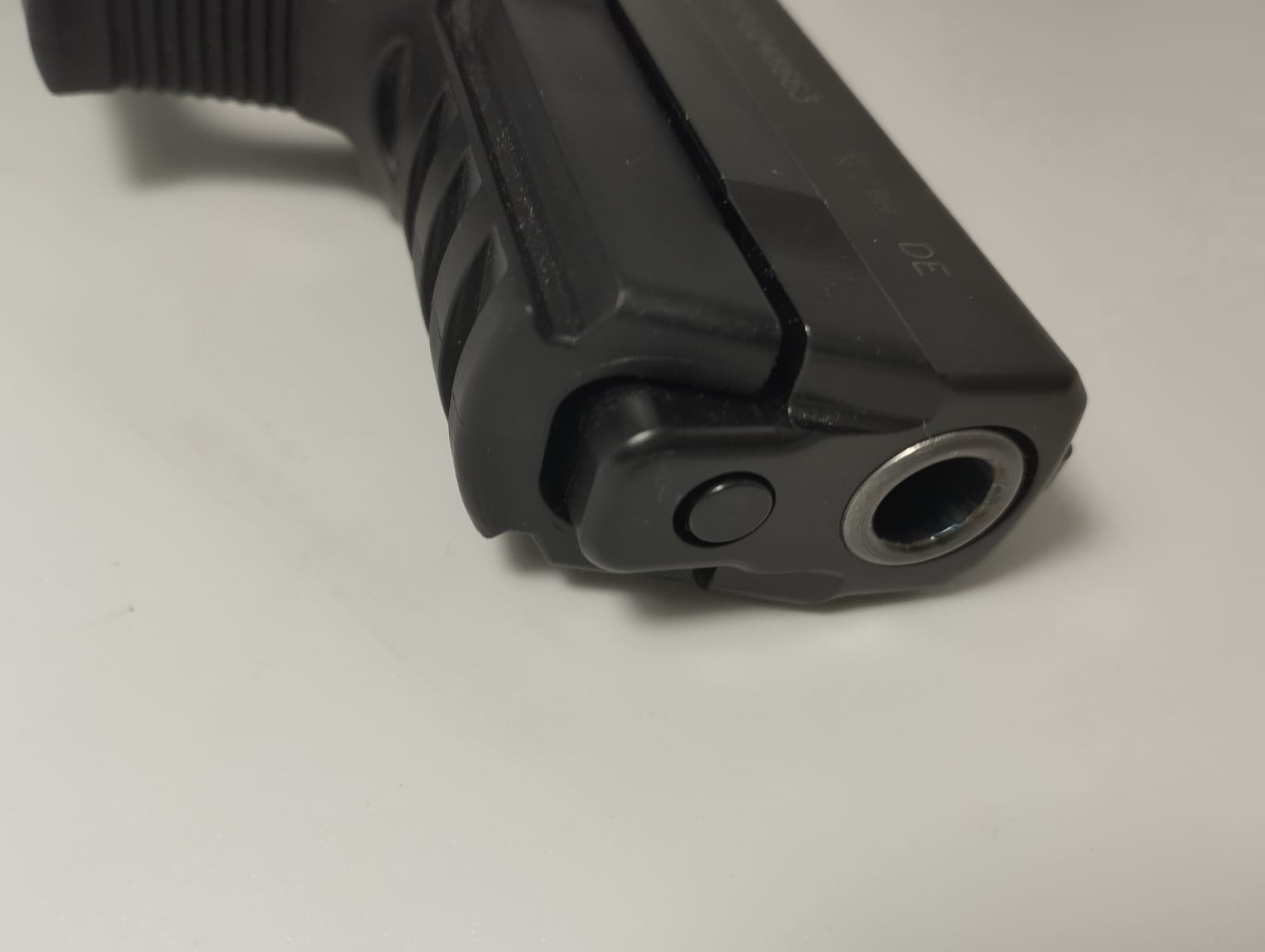 PISTOLA S.A. SIG SAUER MOD.SP2022 CAL.9X21+2C.