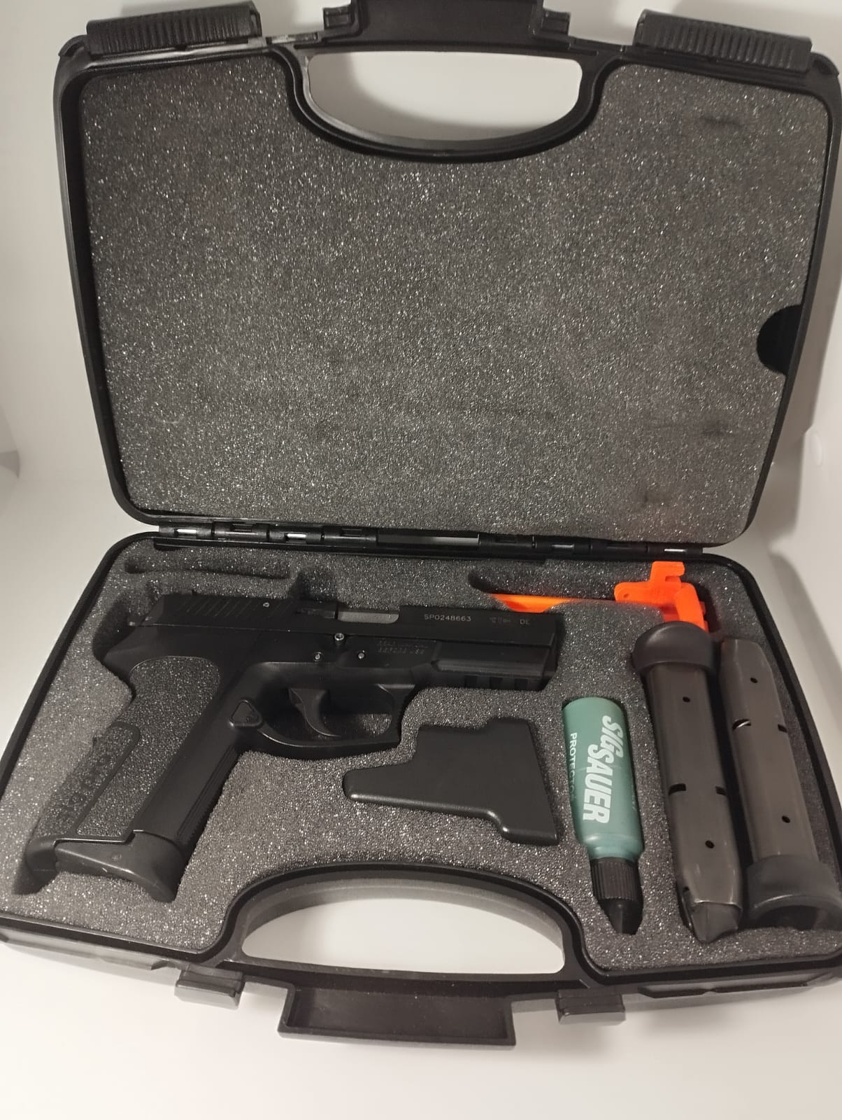 PISTOLA S.A. SIG SAUER MOD.SP2022 CAL.9X21+2C.