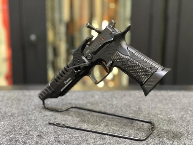 Arma Zeka AZ-P1 Giant