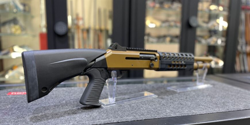 Benelli M4A1 cal 12 magnum