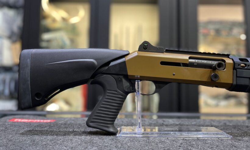 Benelli M4A1 cal 12 magnum