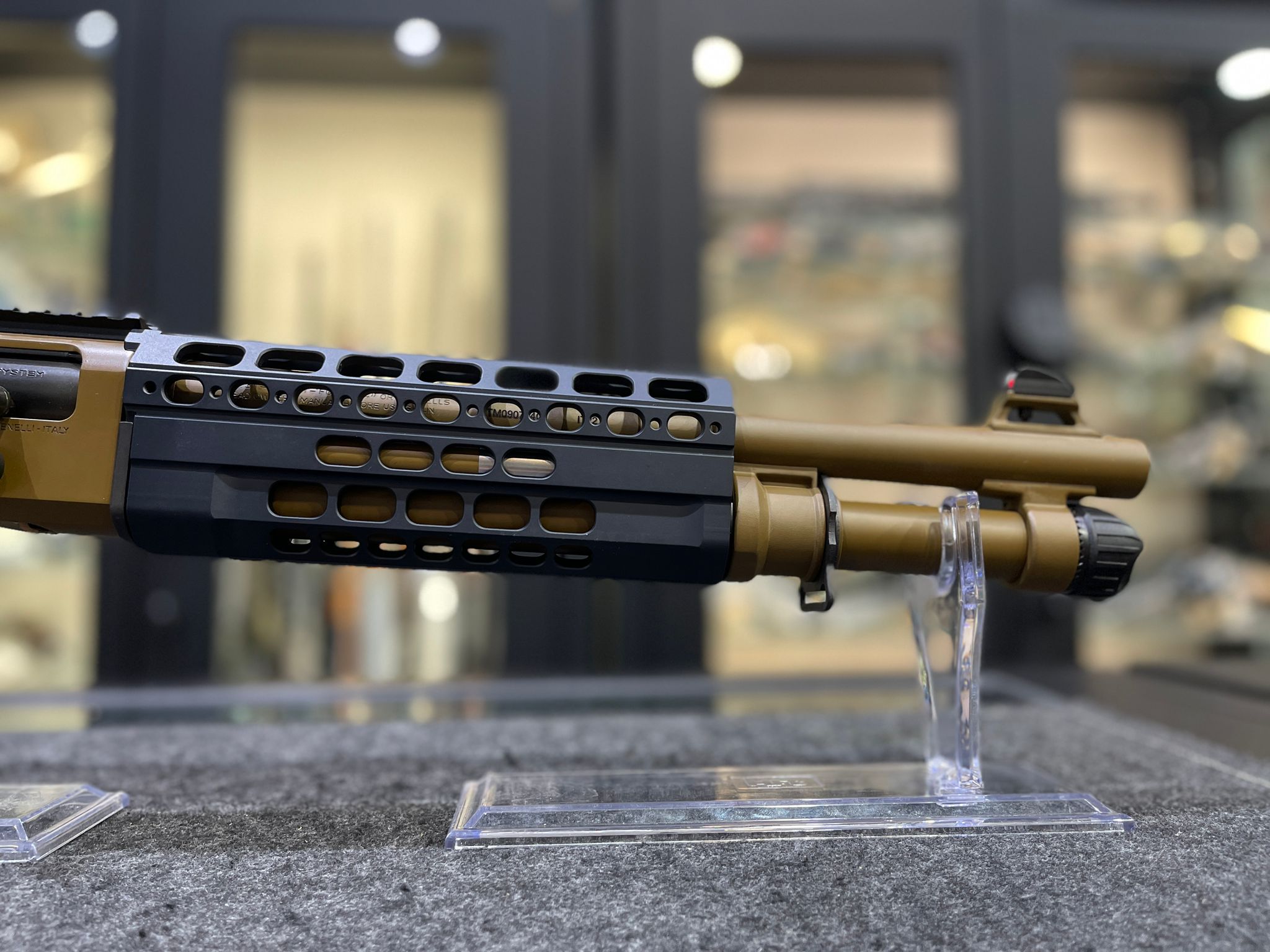 Benelli M4A1 cal 12 magnum