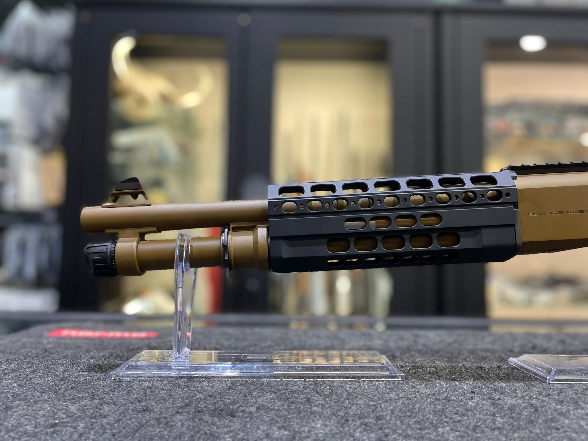 Benelli M4A1 cal 12 magnum