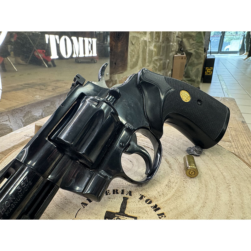 Revolver COLT PYTHON canna 2,5″ .357 Mag (FINITURA BLUE)
