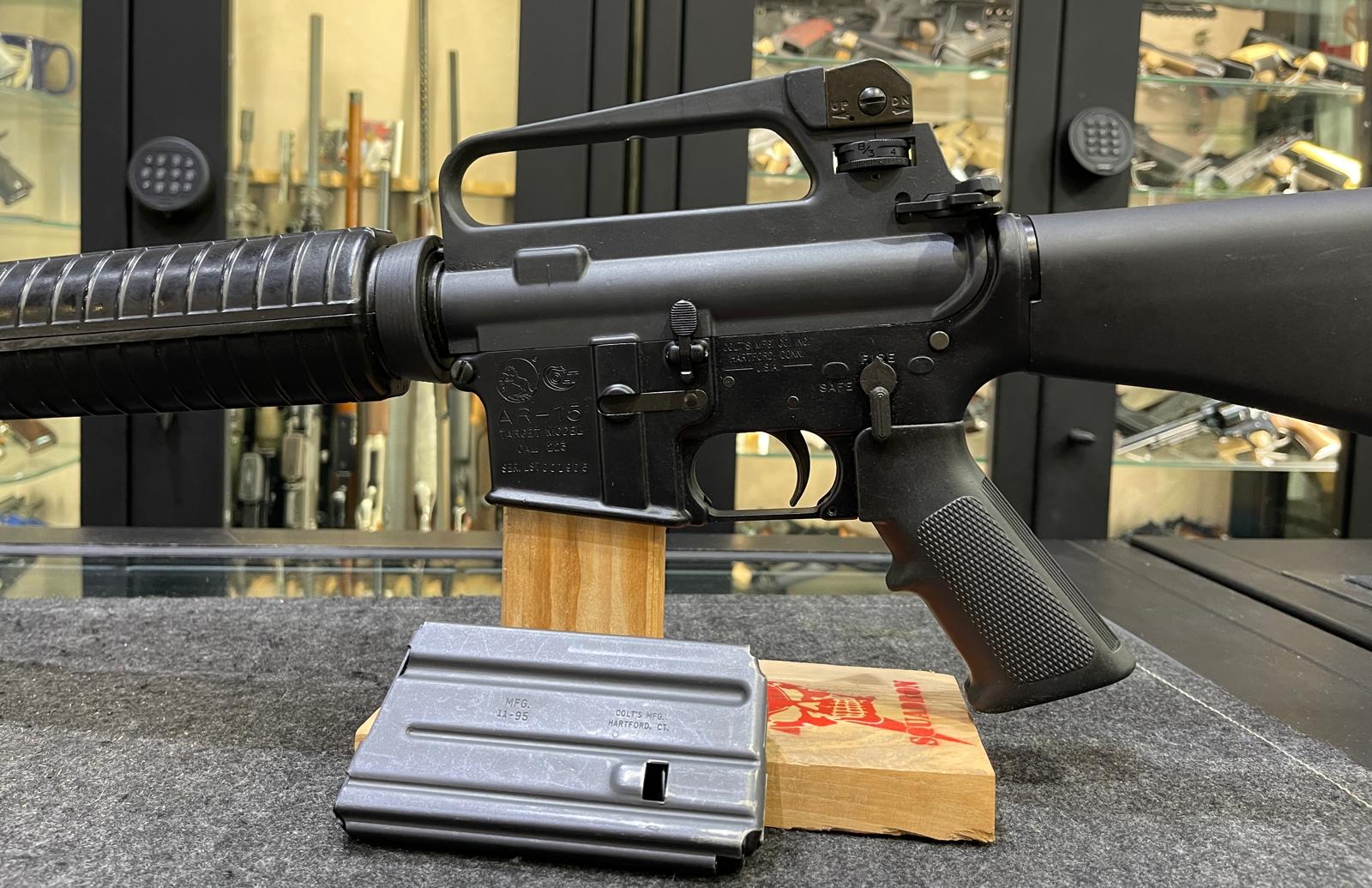 COLT AR-15 TARGET SPORTER cal 223 remington