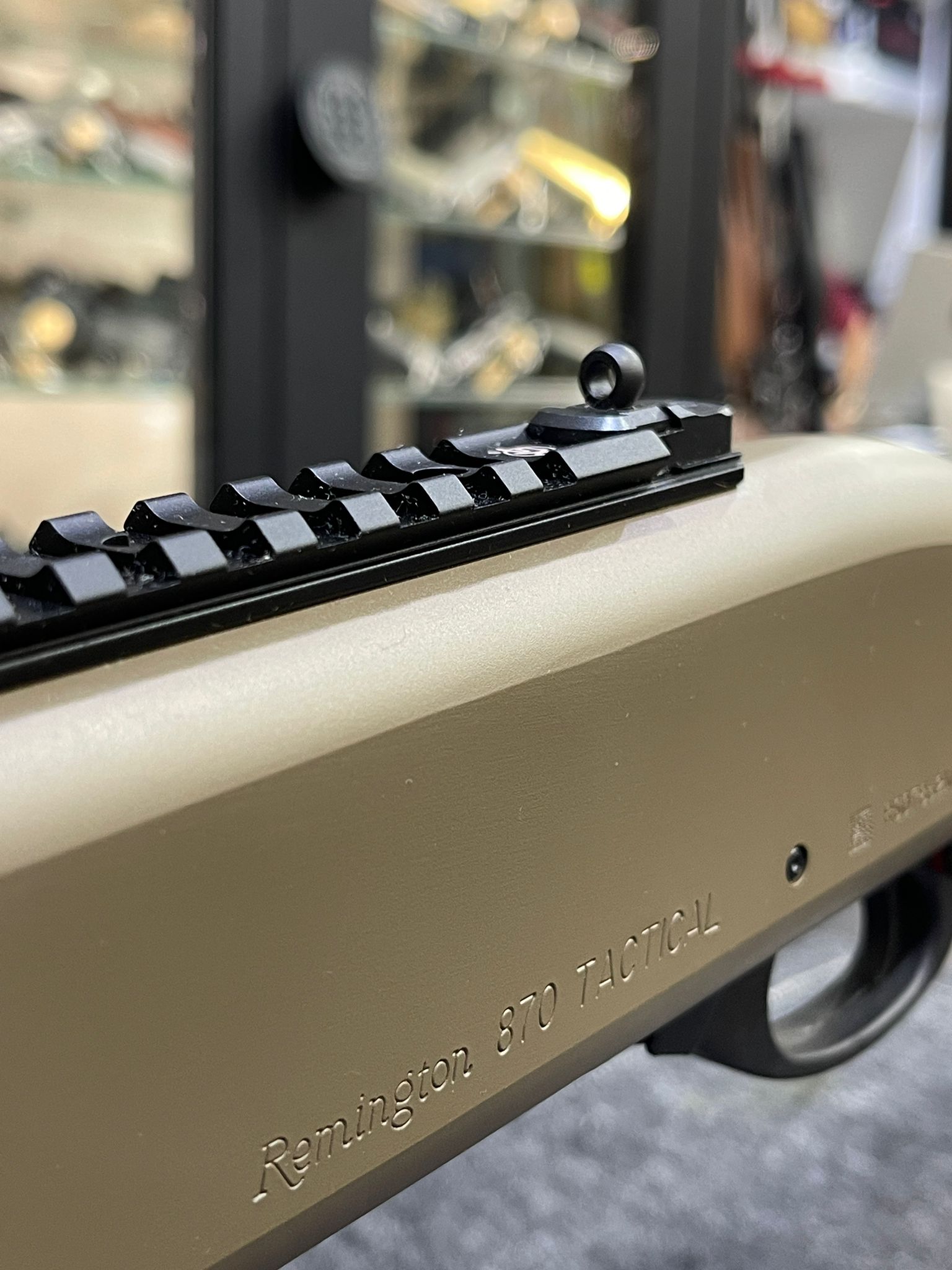 Remington 870 Tactical Magpul