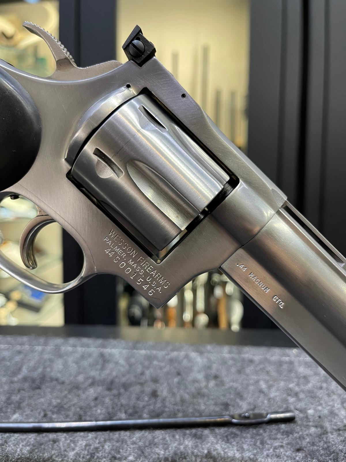 Revolver DAN WESSON SUPER MAG cal 44 magnum