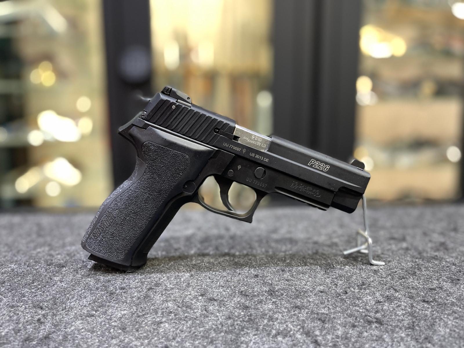 SIG Sauer P226 CLASSIC 22 LR