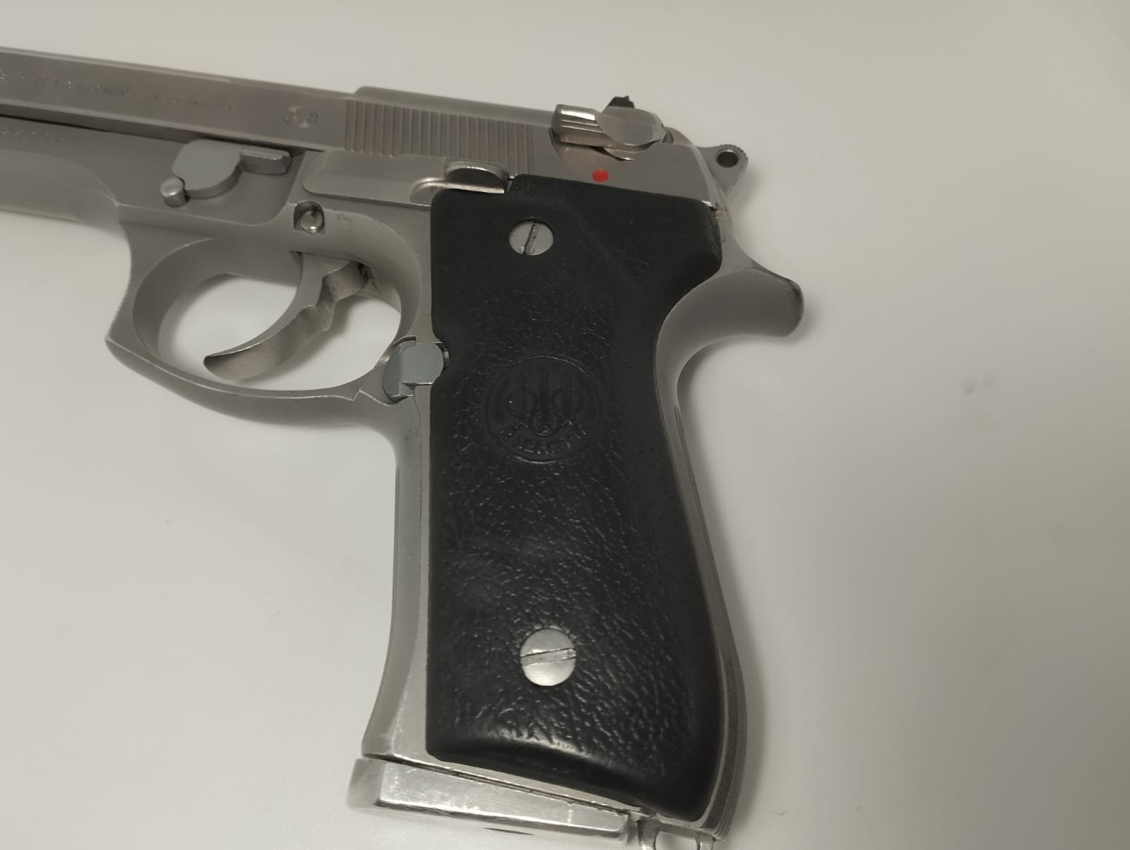 PISTOLA S.A. BERETTA MOD. 98FS CAL. 9X21 +1C. INOX