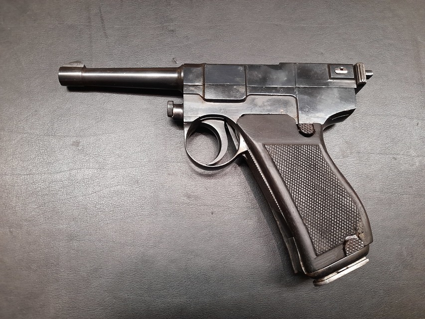 Pistola GLISENTI cal. 7.65 PB