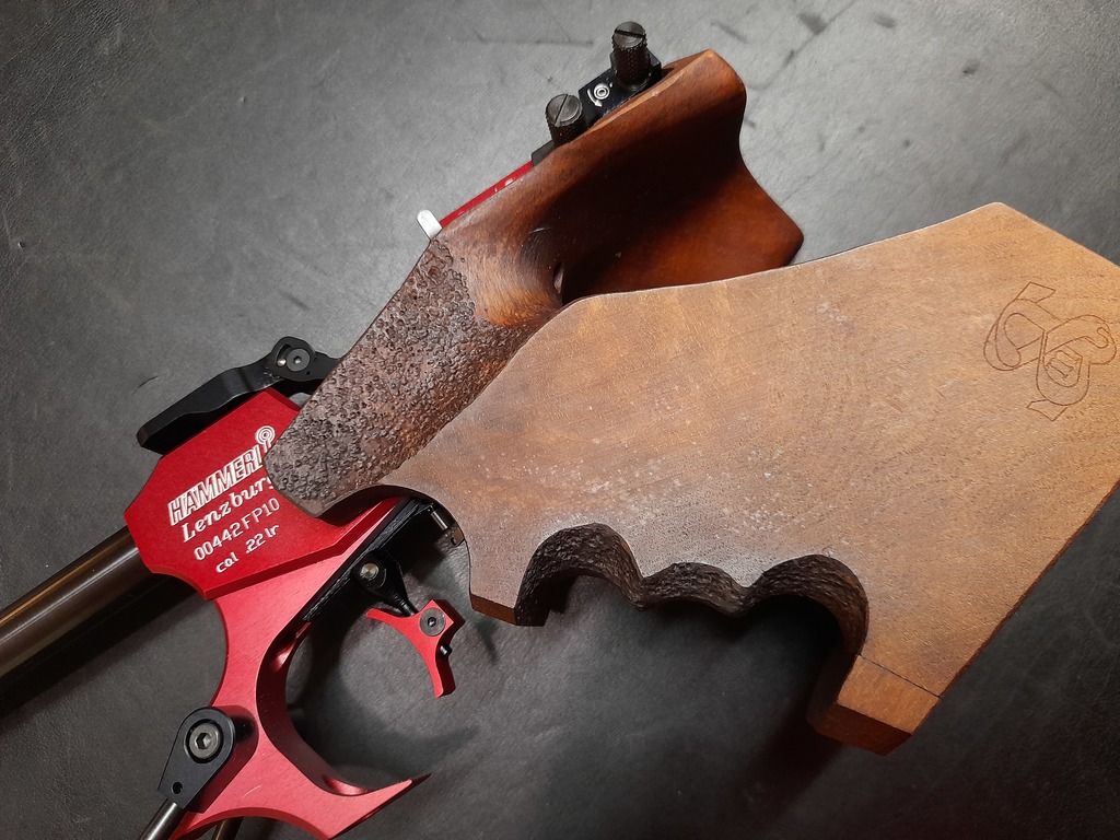 Pistola Hammerli FP10 cal. 22 LR