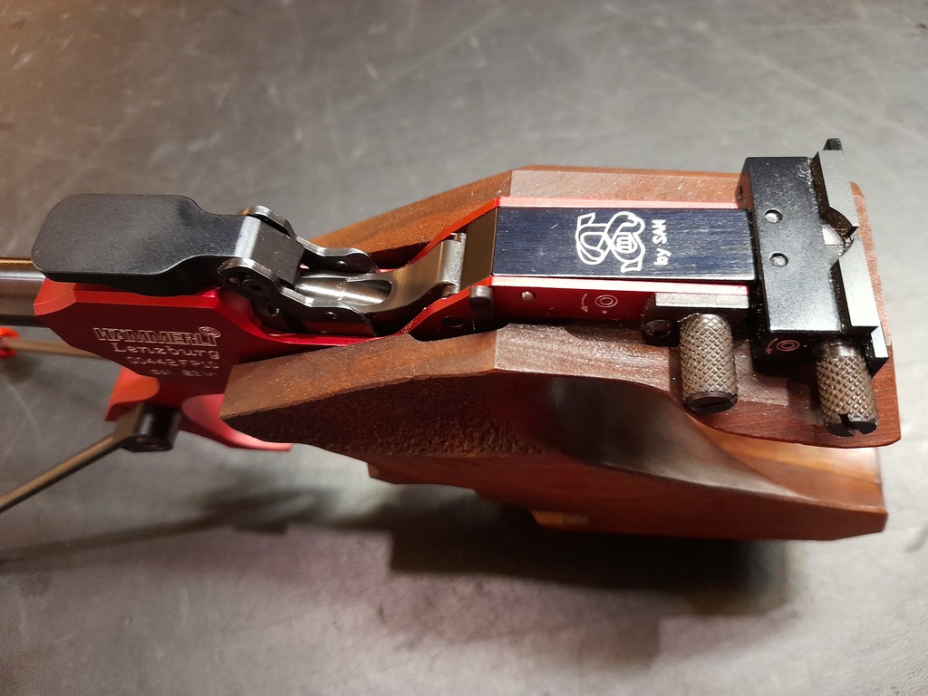 Pistola Hammerli FP10 cal. 22 LR