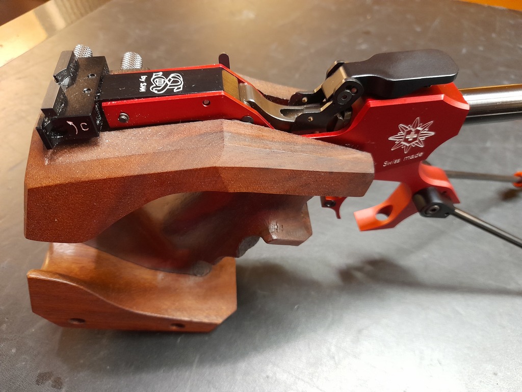 Pistola Hammerli FP10 cal. 22 LR