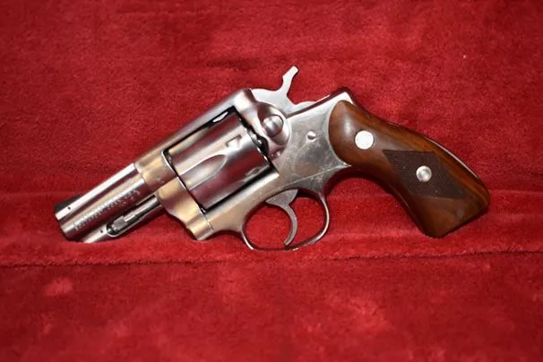 Revolver RUGER SPEED SIX INOX calibro 357 Mag