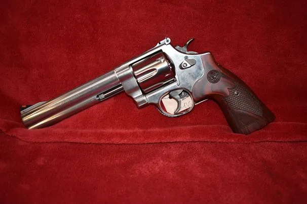 Revolver SMITH & WESSON 629 6.5″ CLASSIC DE LUXE 44 MAG nuo