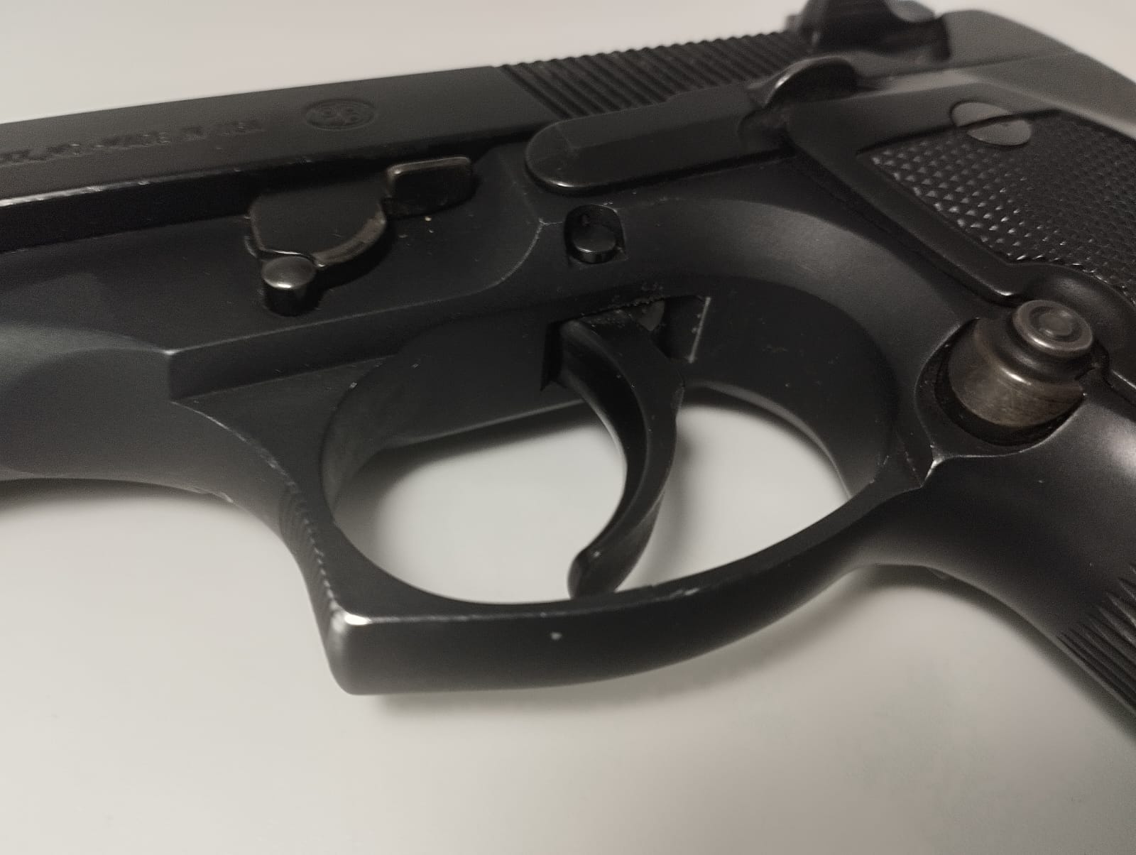 PISTOLA S.A. BERETTA MOD. 98FS CAL. 9X21 +1C. NERA