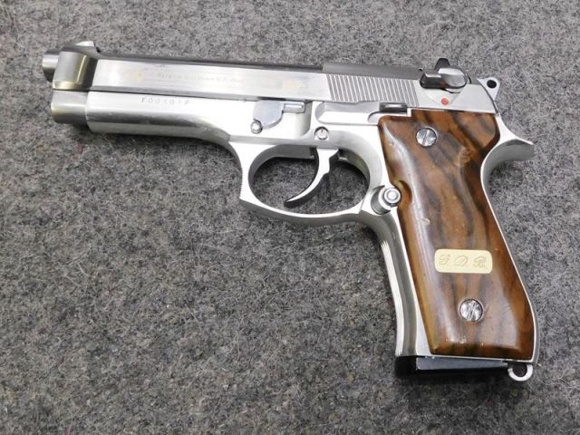 Vendo beretta 98 stainless gold