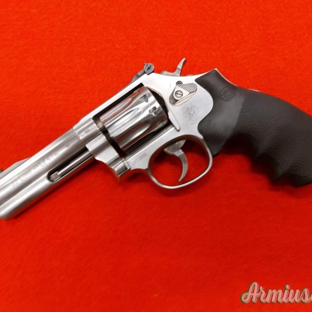 Revolver Smith & Wesson 617 Cal.22 LR 10 Colpi