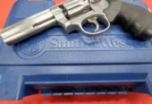 Revolver Smith & Wesson 617 Cal.22 LR 10 Colpi