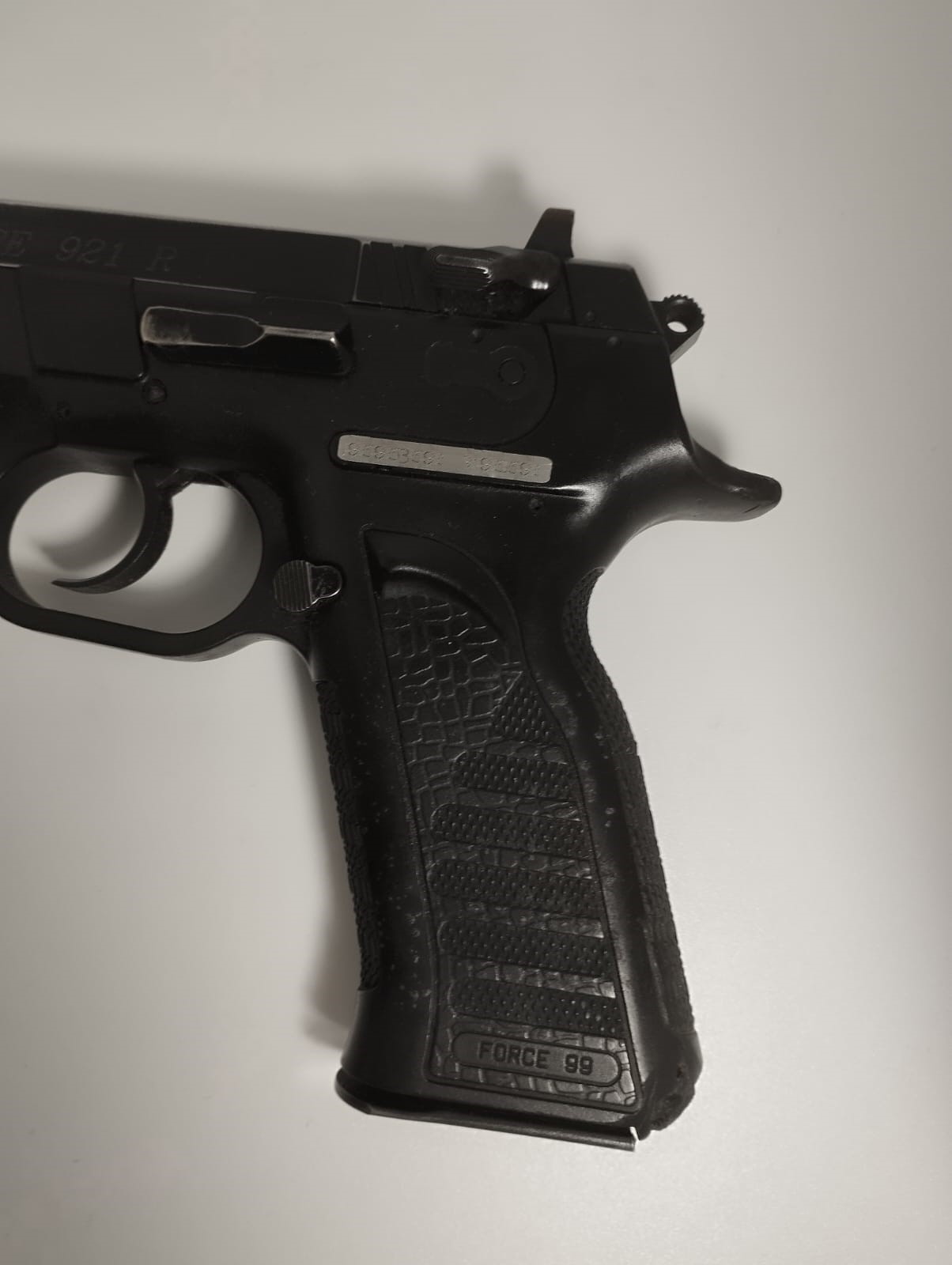 PISTOLA S.A. TANFOGLIO MOD. FORCE 921R CAL 9X21 + 1C. BLACK