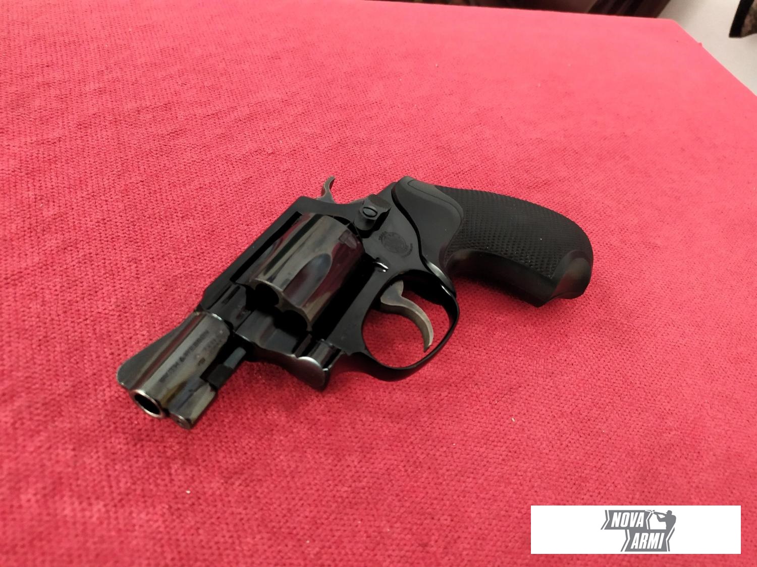 SMITH & WESSON 37 AIR WEIGHT 38 SPECIAL