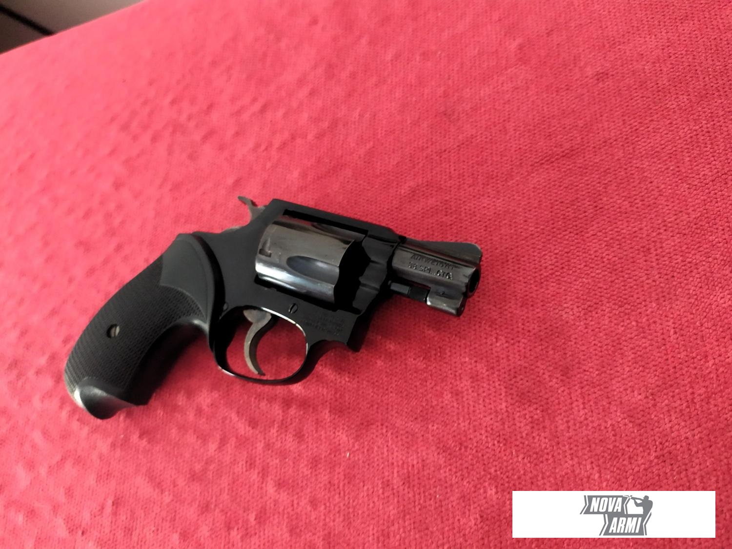 SMITH & WESSON 37 AIR WEIGHT 38 SPECIAL