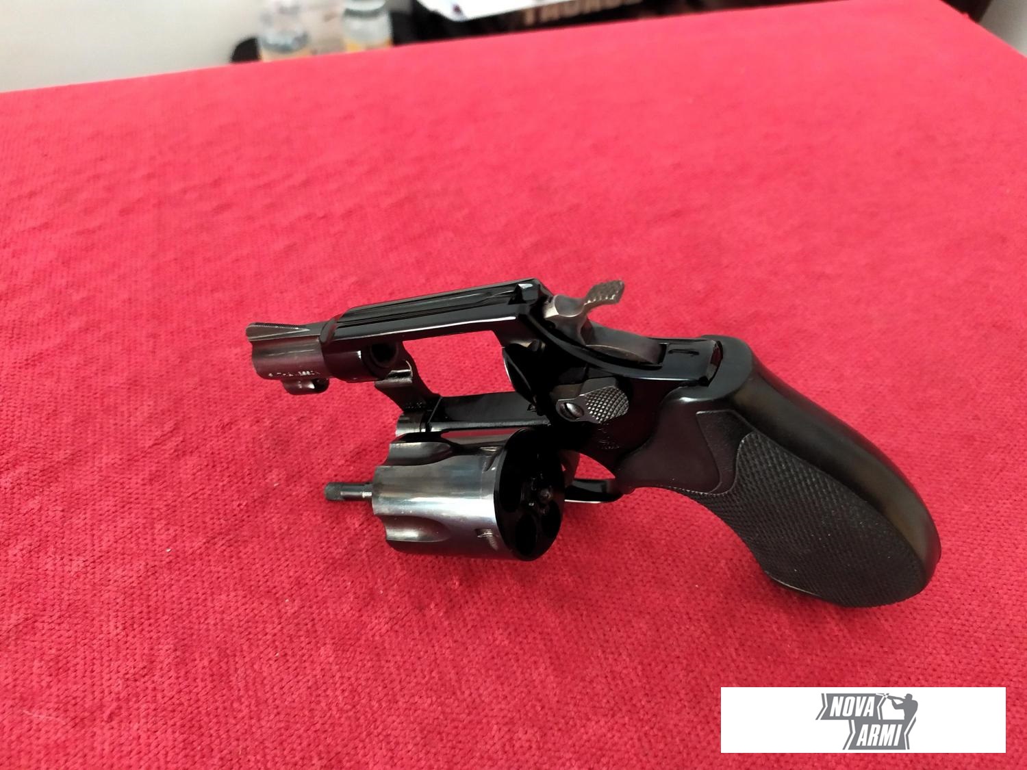 SMITH & WESSON 37 AIR WEIGHT 38 SPECIAL