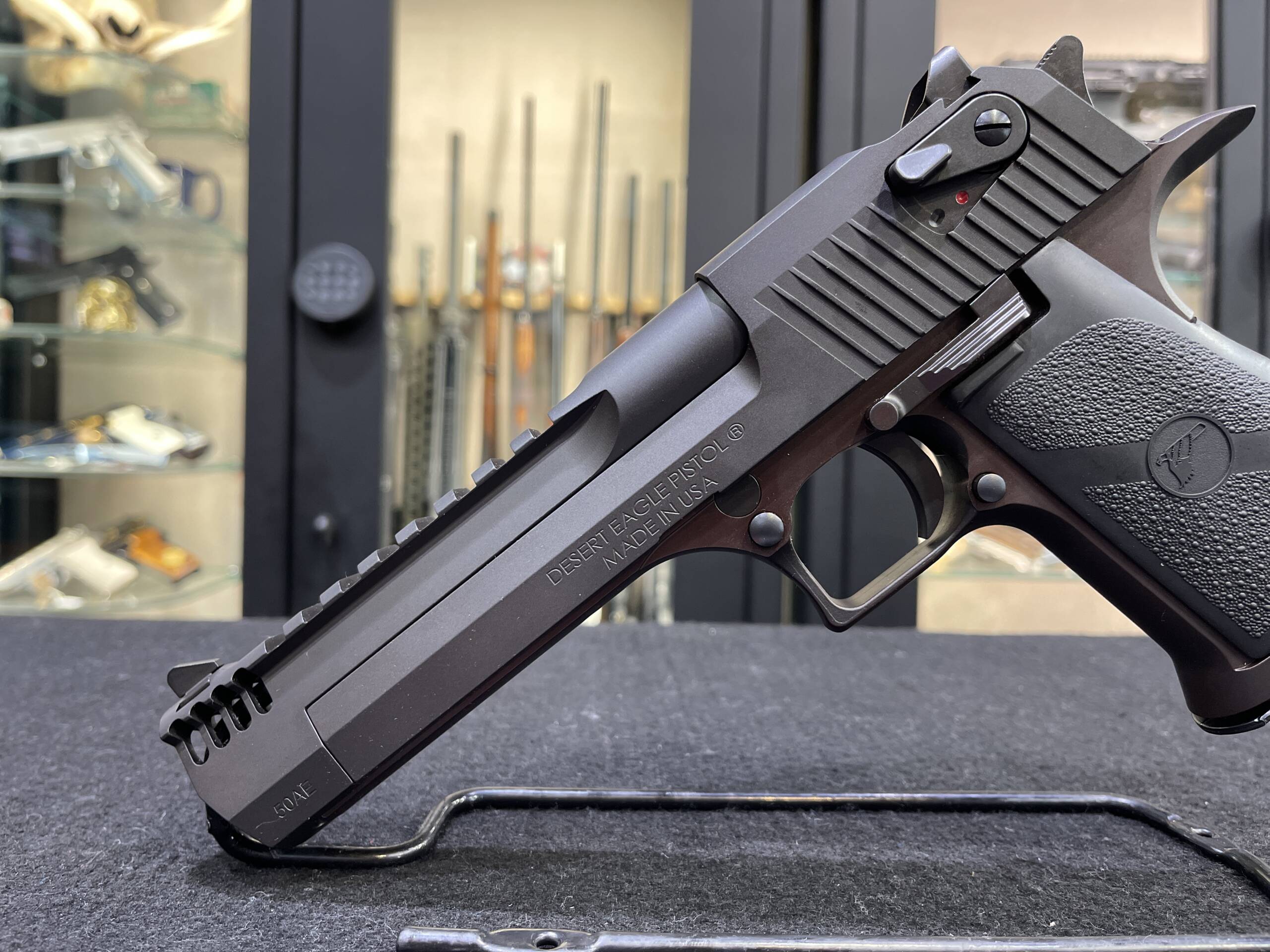 MAGNUM RESEARCH DESERT EAGLE 50AE