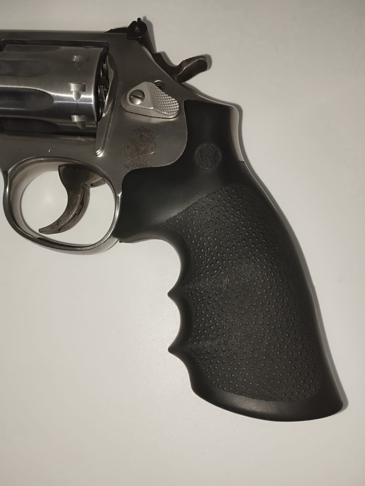 REVOLVER S&W MOD. 617 CAL.22LR 4″