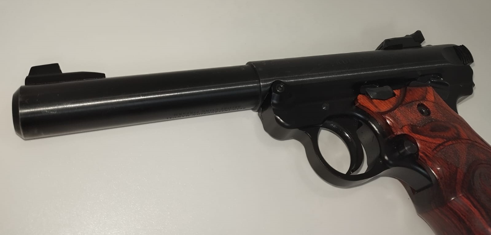 PISTOLA RUGER MOD. MKIV TARGET CAL..22LR 5.5″ BB LAMINA +3C