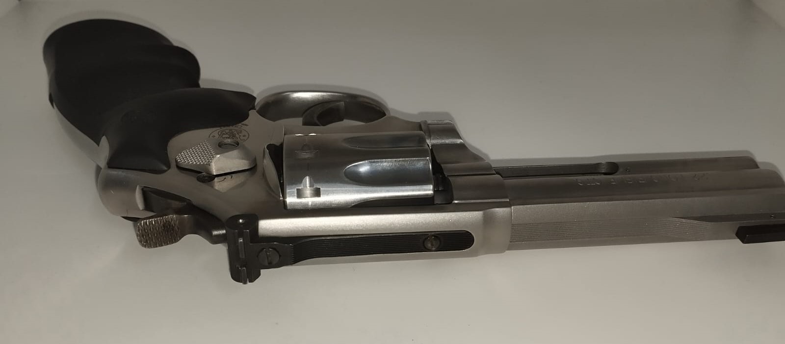 REVOLVER S&W MOD. 617 CAL.22LR 4″