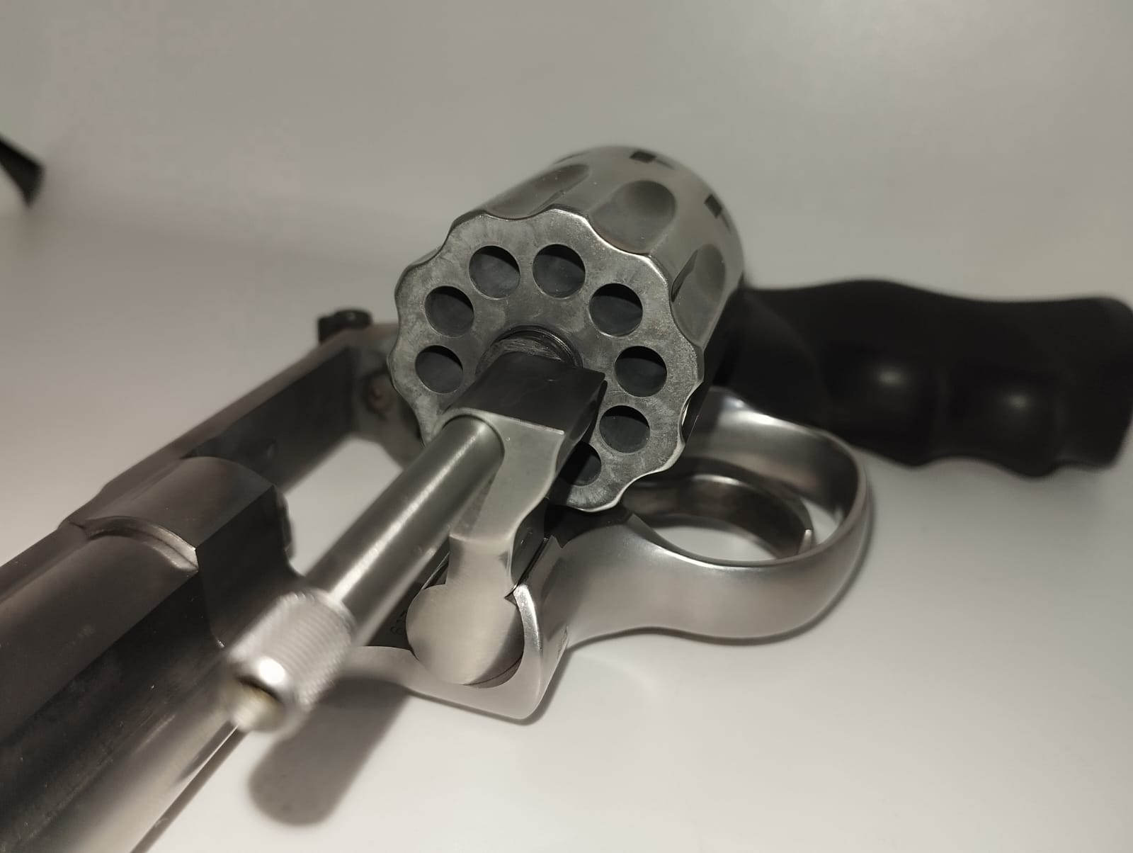REVOLVER S&W MOD. 617 CAL.22LR 4″