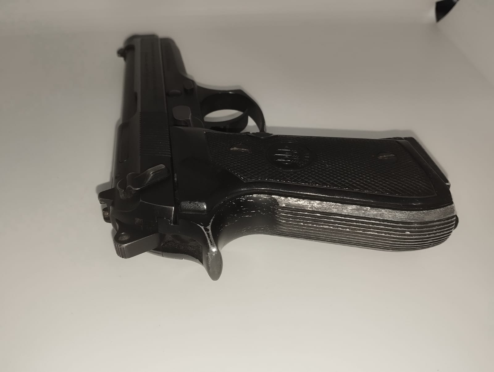 PISTOLA BERETTA MOD. 98FS CAL.9X21 +1C.