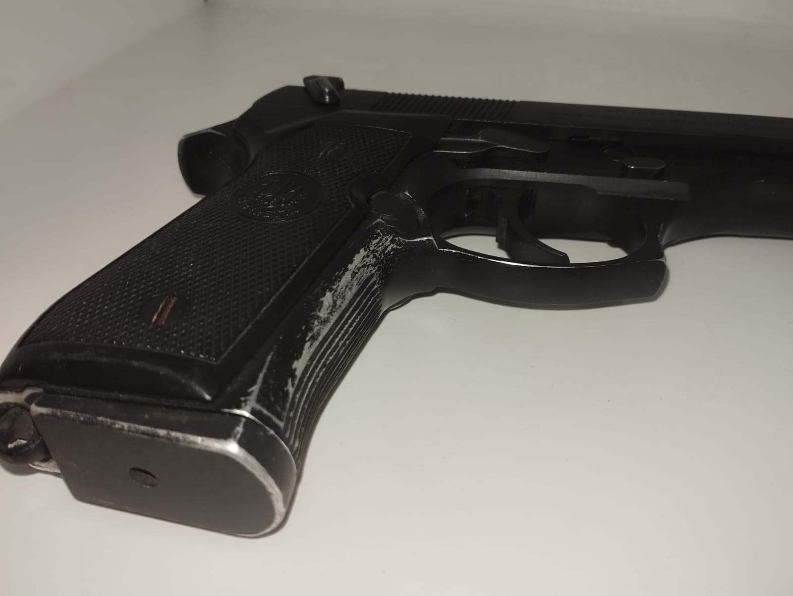 PISTOLA BERETTA MOD. 98FS CAL.9X21 +1C.
