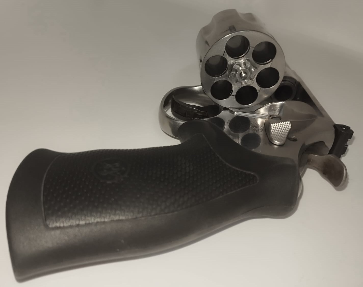 REVOLVER S&W MOD. 629-6 CAL.44 MAGNUM 6,5″