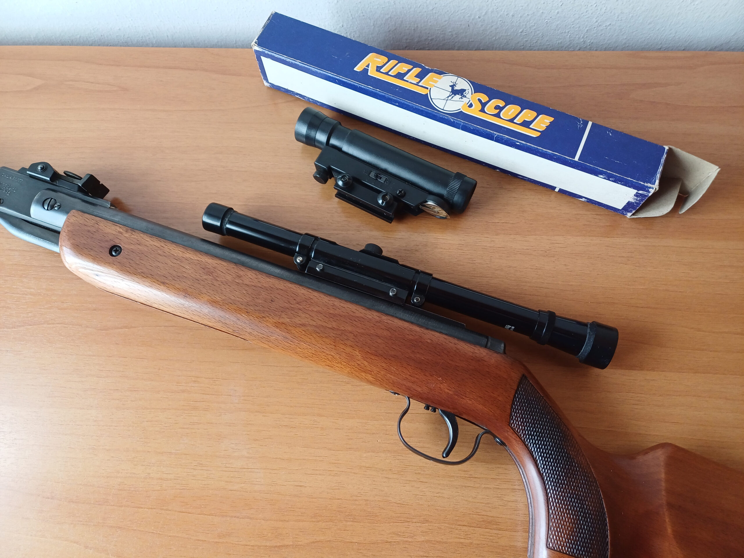 Vendo fucile aria compressa Diana 35 con ottica e red dot