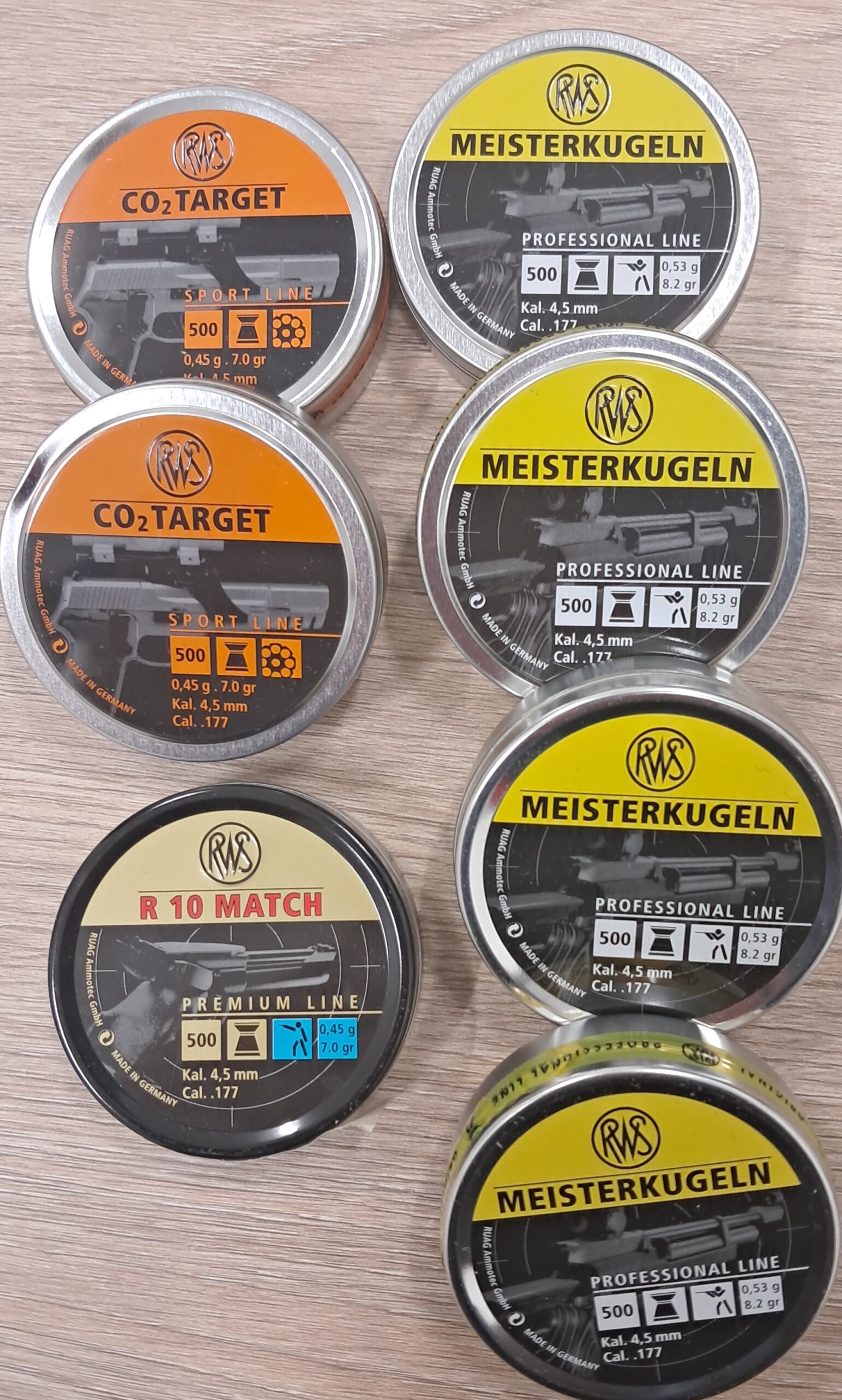 caricatori , munizioni, bersagli e bombolette aria compressa