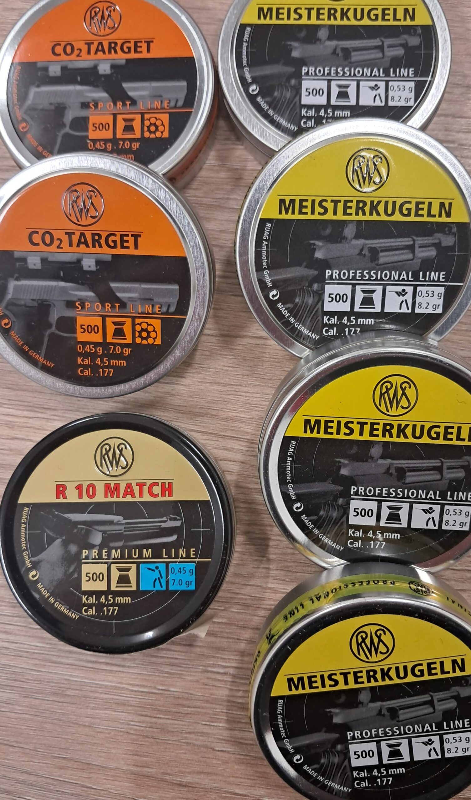 caricatori , munizioni, bersagli e bombolette aria compressa