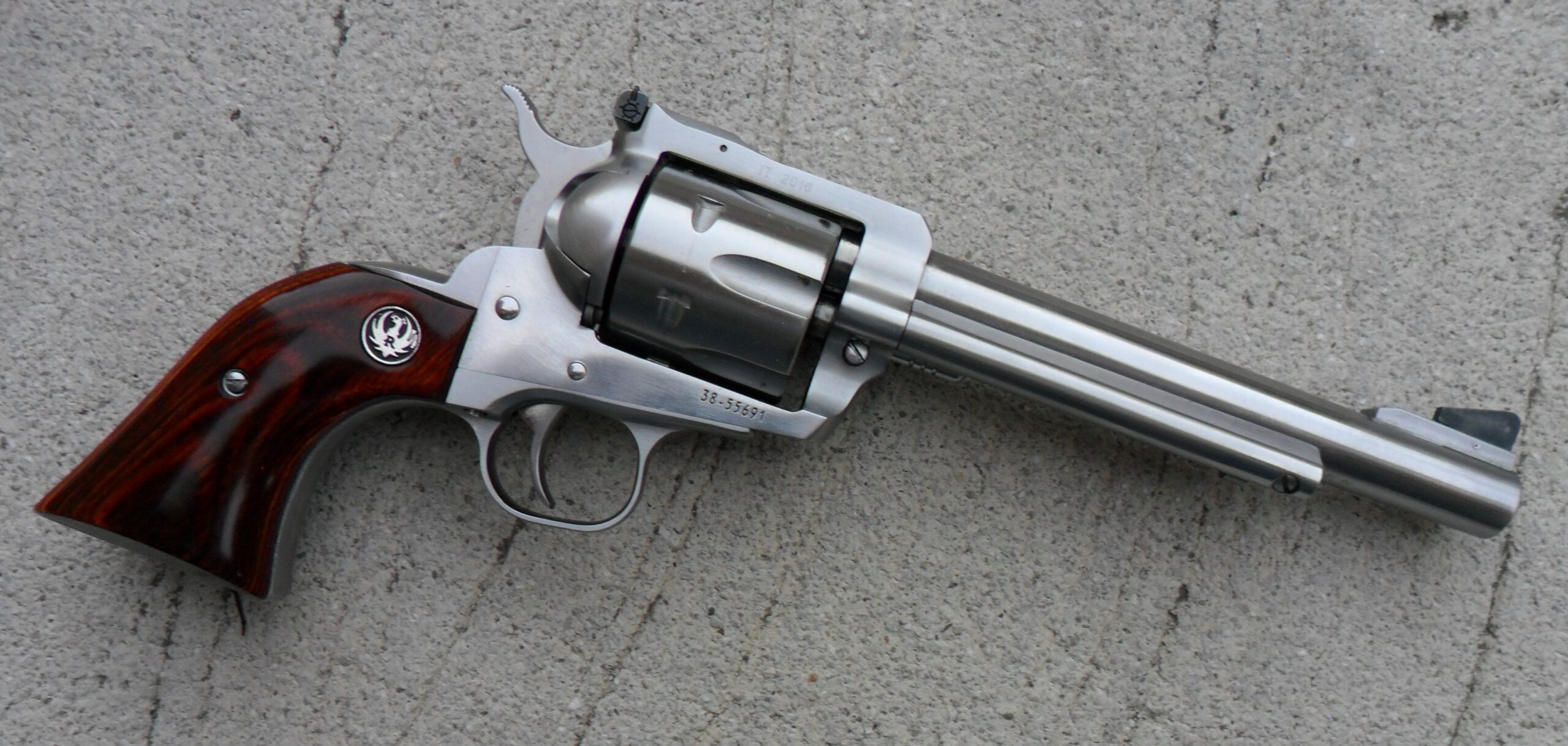 RUGER REVOLVER SA BLACKHAWK 357 MAG 6.5″ KBN36