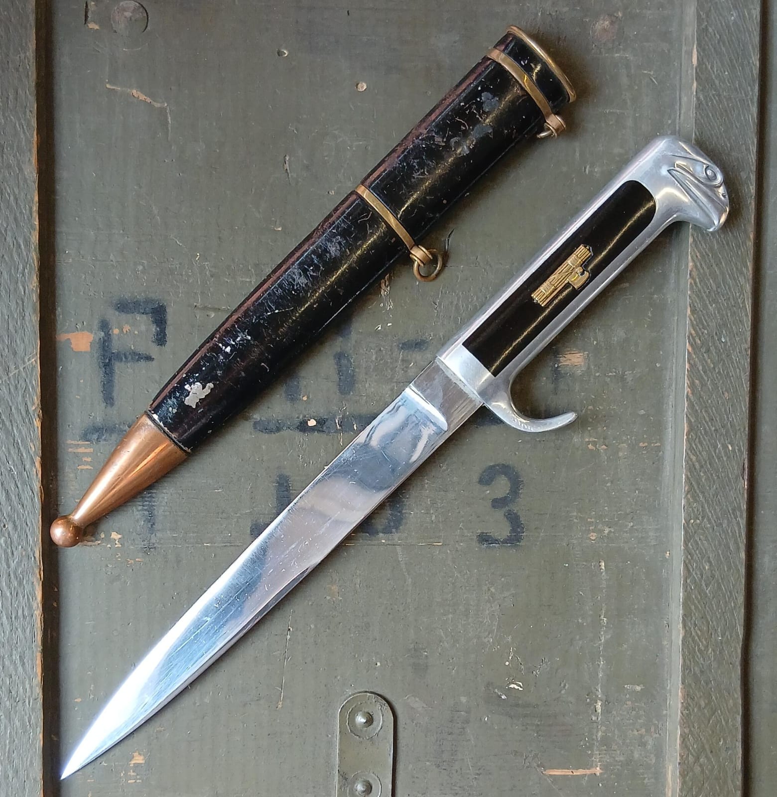 Pugnale Becco d’Aquila modello 37 M.V.S.N.