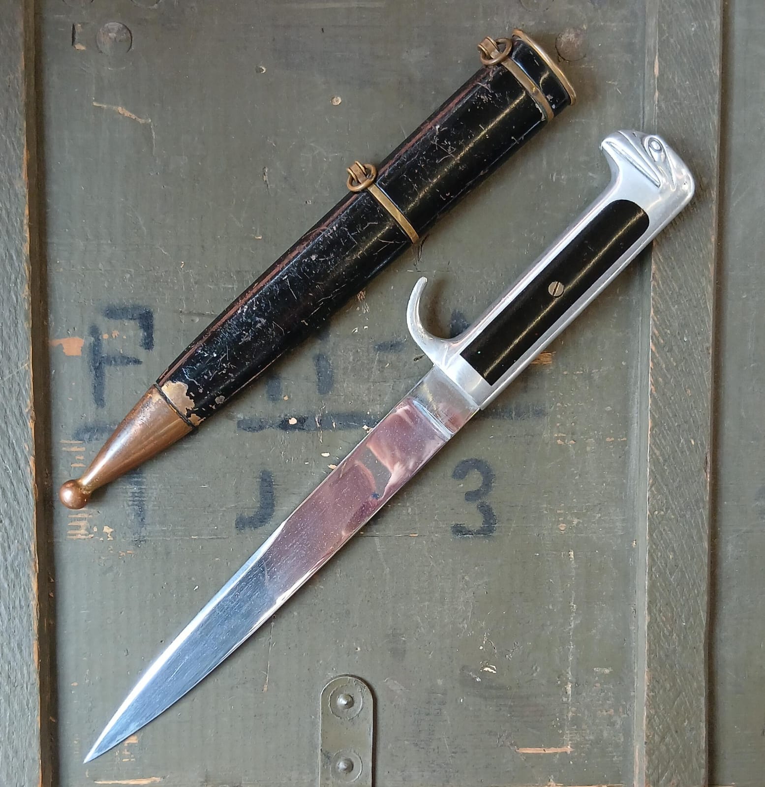 Pugnale Becco d’Aquila modello 37 M.V.S.N.