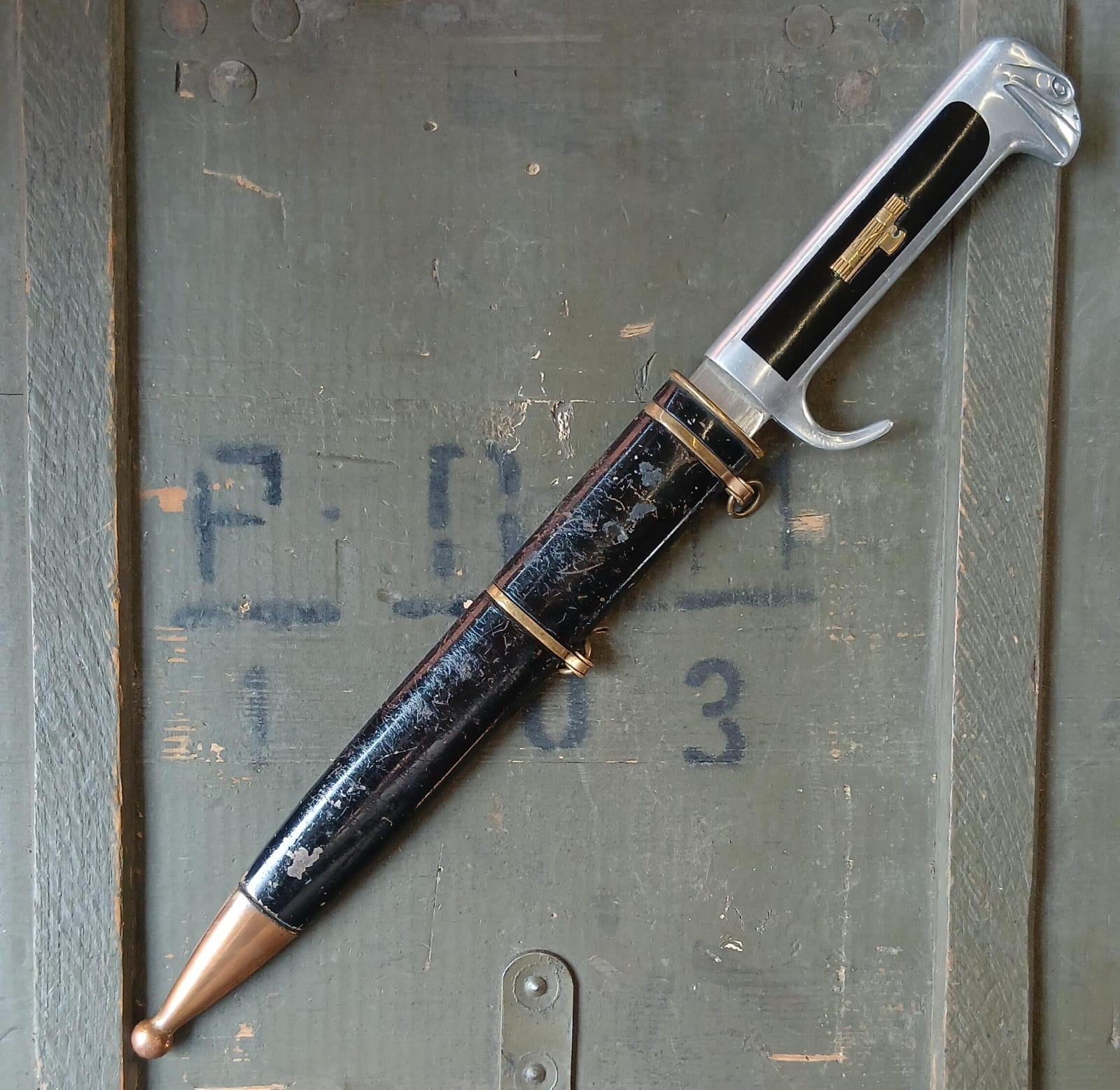 Pugnale Becco d’Aquila modello 37 M.V.S.N.