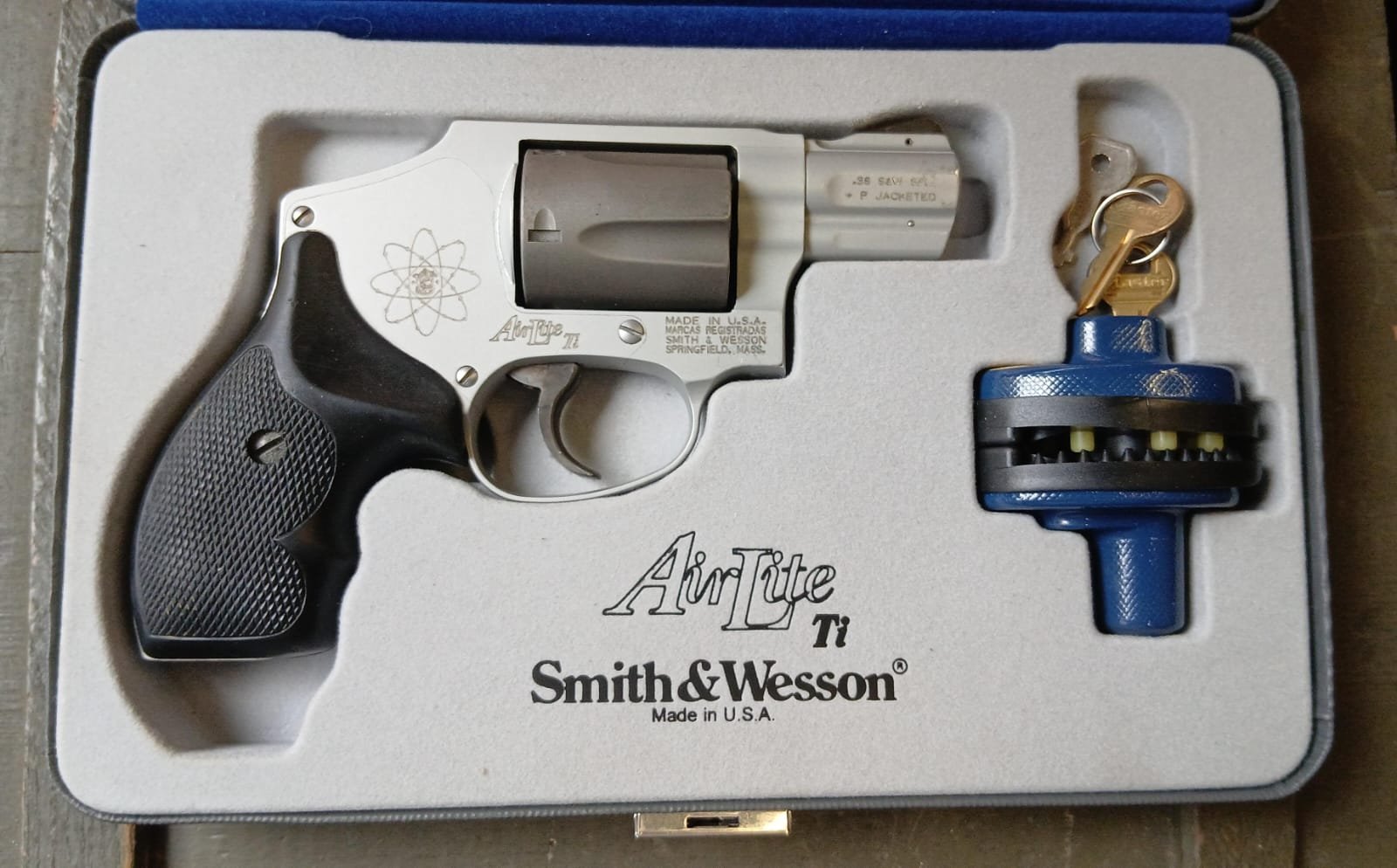 Smith & Wesson Airlite TI