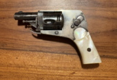 Rivoltella tascabile a retrocarica di fabbricazione belga,