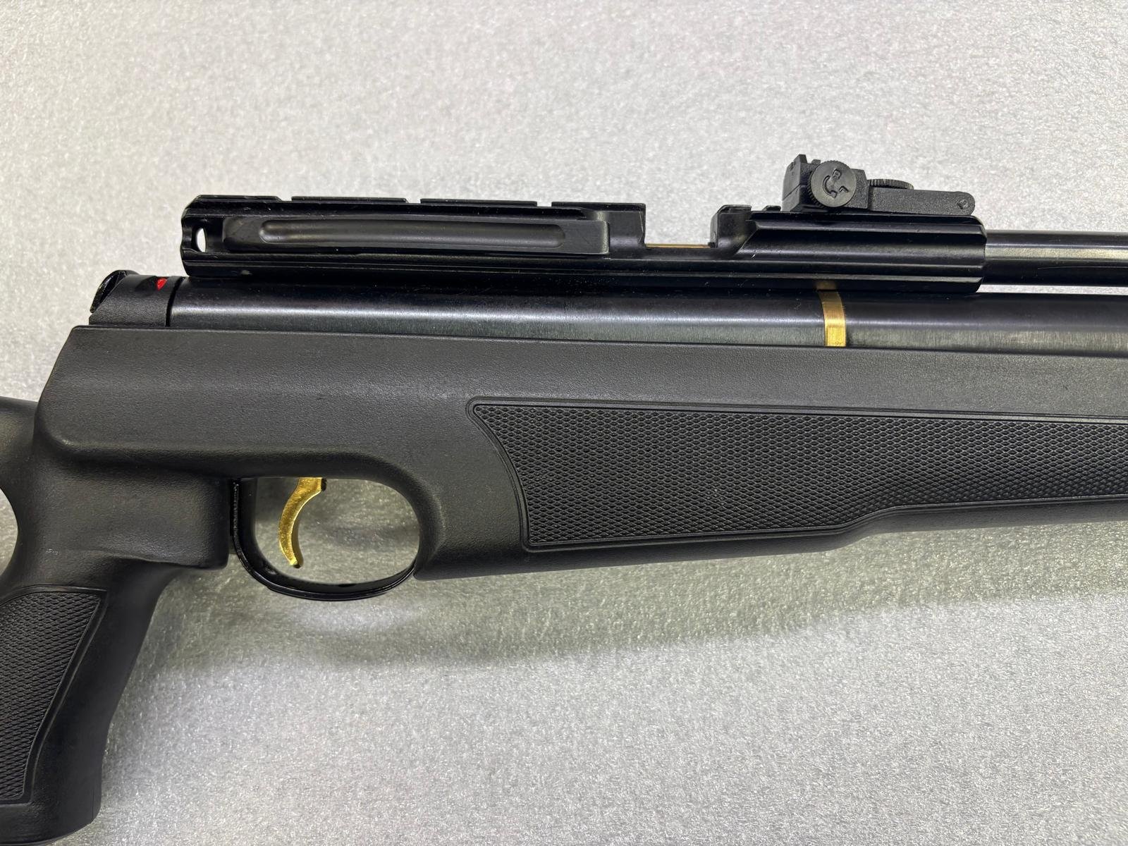 CARABINA HATSAN AT44 CAL.4,5 PCP