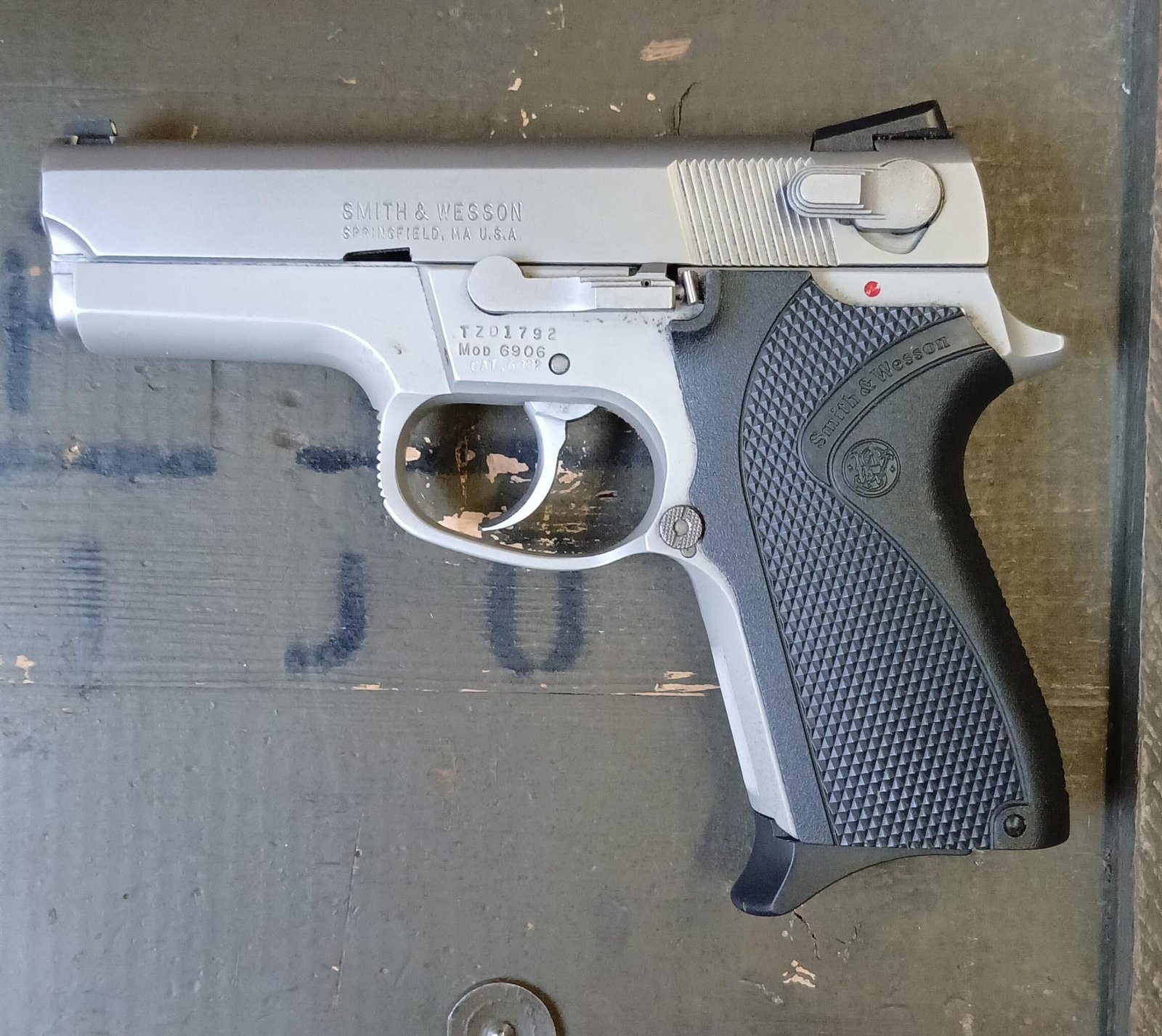 Smith & Wesson 6906