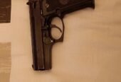 vari fucili e pistola